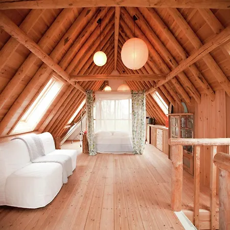 Сasa de vacaciones In Near Forests *