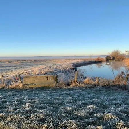 Сasa de vacaciones In Near Forests *